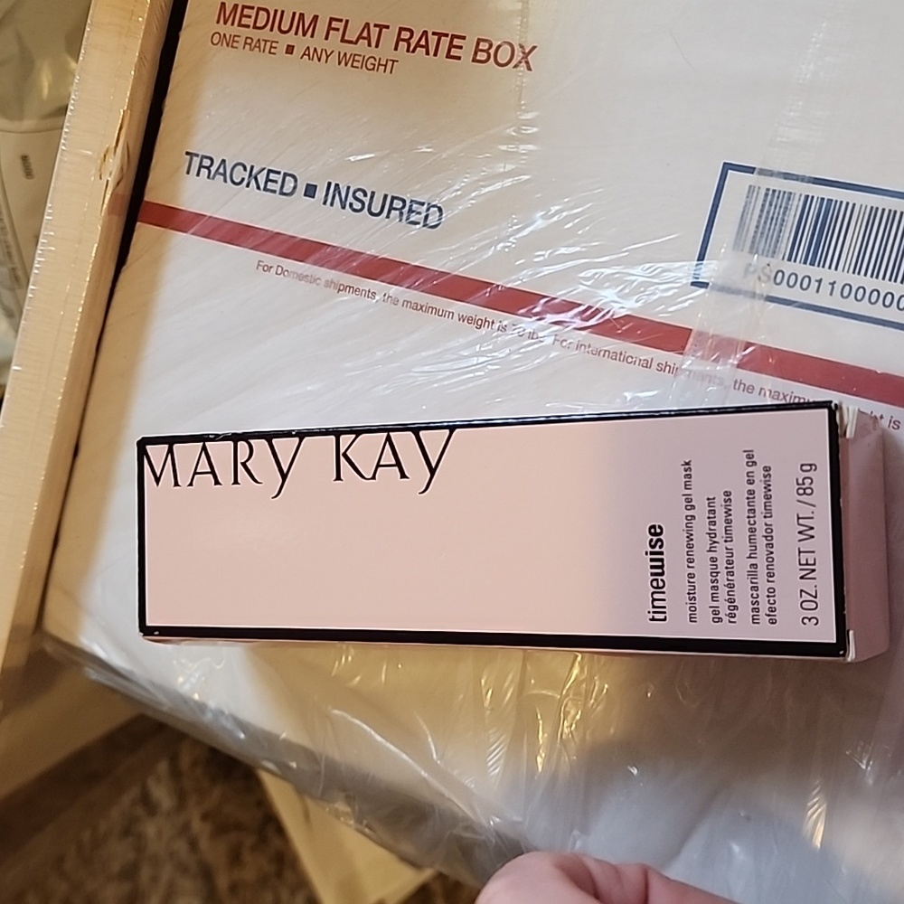 Mary kay timewise new in box